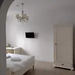 Adrys Boutique بيت ضيافة كونستانتا
