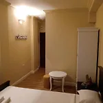 Adrys Boutique בית הארחה