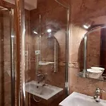 Adrys Boutique בית הארחה קונסטנצה