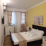Adrys Boutique בית הארחה
