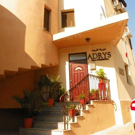 בית הארחה Adrys Boutique קונסטנצה