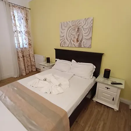 בית הארחה Adrys Boutique 4*